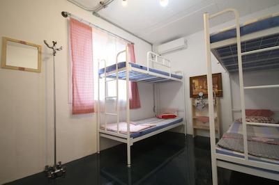 تیم تراولرز پارتی هستل این هنگدا