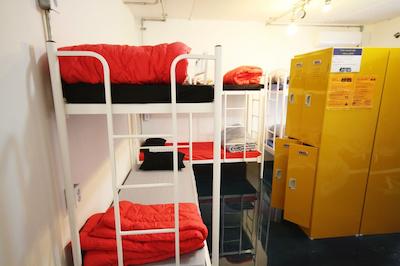 تیم تراولرز پارتی هستل این هنگدا