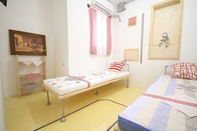 تیم تراولرز پارتی هستل این هنگدا