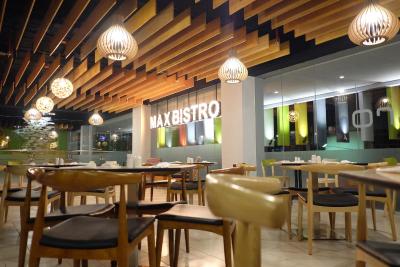 ماکسن هتل ا پمودا