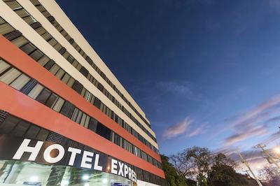 هتل اکسپرز اری