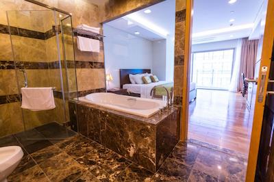 لتوز ویلیج کندتل نها ترانگ