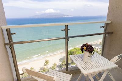 لتوز ویلیج کندتل نها ترانگ