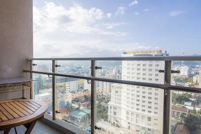 لتوز ویلیج کندتل نها ترانگ