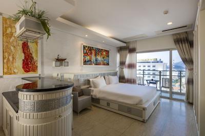 لتوز ویلیج کندتل نها ترانگ