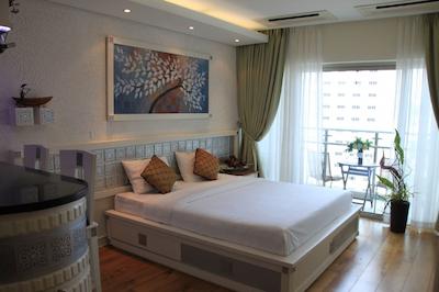 لتوز ویلیج کندتل نها ترانگ