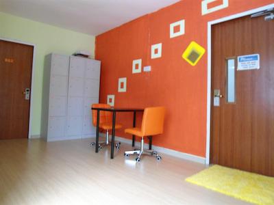 تراولر@اسگ-هاستل