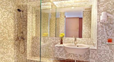 له فنیکس سوخومویت 11 بانکوک