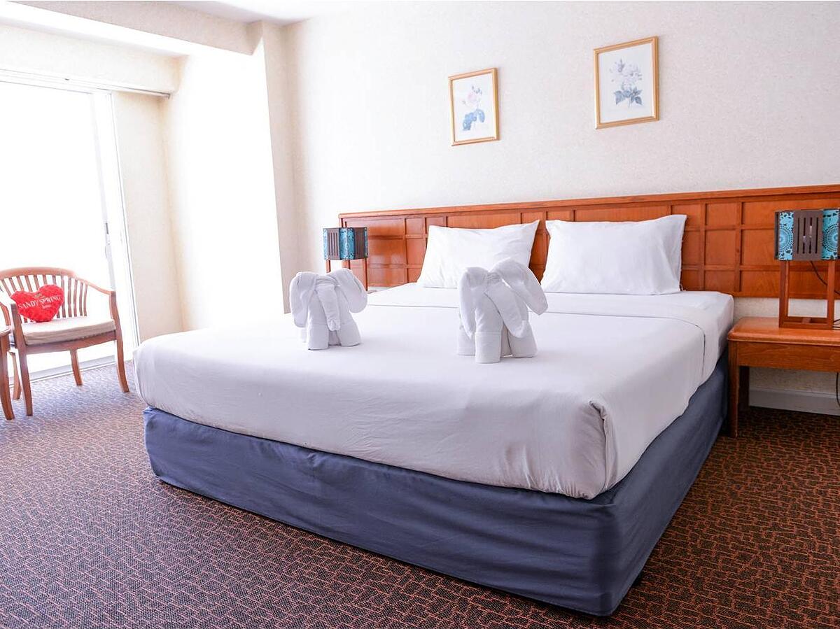 Sandy Spring Hotel