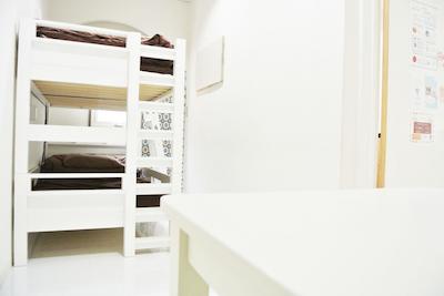 کاسا بلانکا گوست هوس