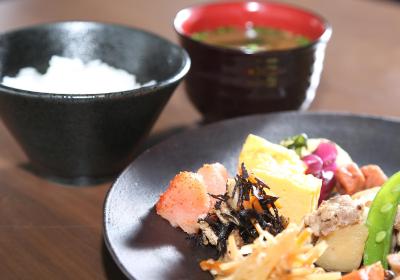 دیوا رینت هتل جینزا