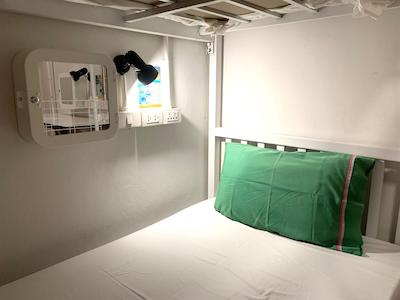 اسلیپ شیپ پوکت هاستل