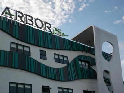 اربر بیز هتل