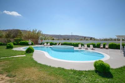 دپیز ادم لوکسوری ویلاز