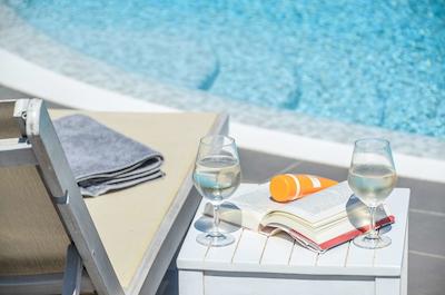 دپیز ادم لوکسوری ویلاز