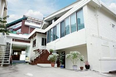 سیز ن برو هستل