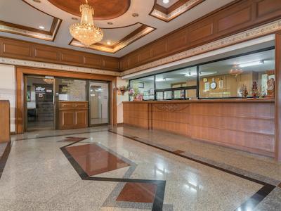 ال ای تاور بانکوک