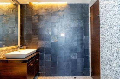 د سلادون بانکوک