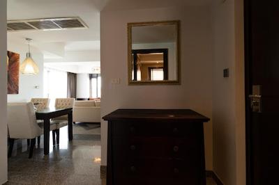 د سلادون بانکوک