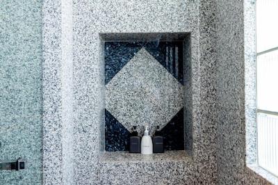 د سلادون بانکوک