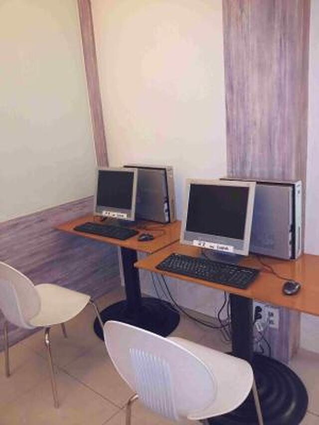 تراولرسا اسئوول هستل