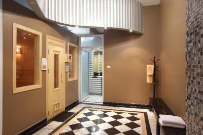 کی تی کی ریجنت سوئیت