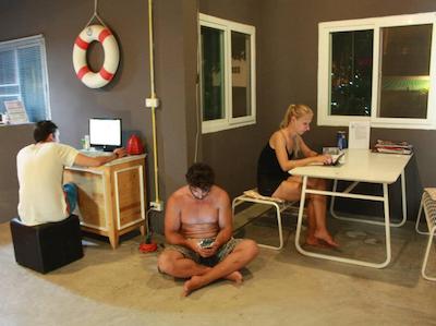 منکی ساموی هستل