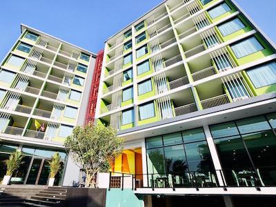 لاکخانا پولساید ریزورت