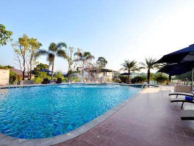 لاکخانا پولساید ریزورت