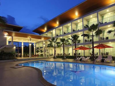 کلیر هاوس ریزورت