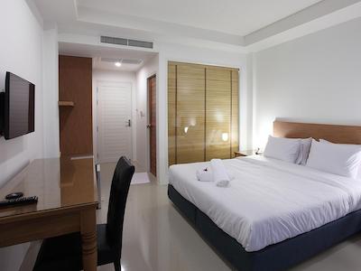 کلیر هاوس ریزورت