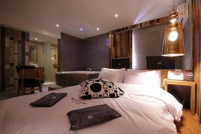 هتل یو ای این