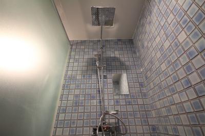 هتل یو ای این