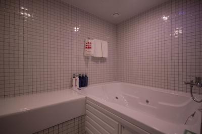 هتل یو ای این