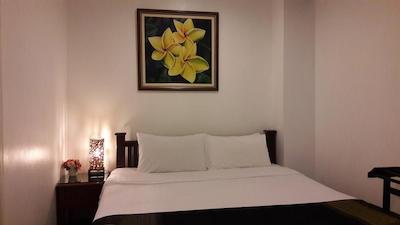 اسمایل سوسایتی بوتیک هاستل