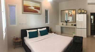 گرند بلو اوشن ویو پول سوئیت