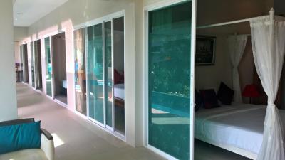 گرند بلو اوشن ویو پول سوئیت