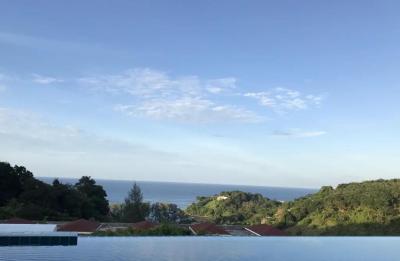 گرند بلو اوشن ویو پول سوئیت