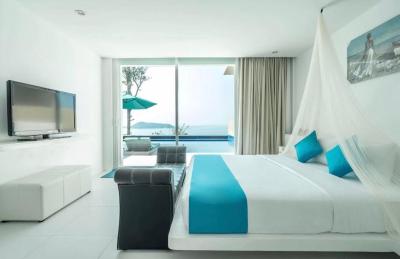 گرند بلو اوشن ویو پول سوئیت