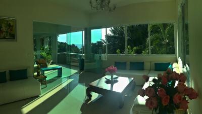 گرند بلو اوشن ویو پول سوئیت