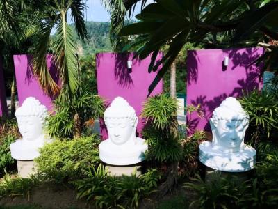 گرند بلو اوشن ویو پول سوئیت