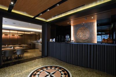 ایست دراگون هتل