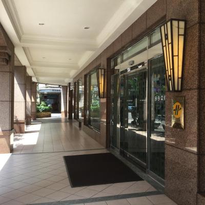 ایست دراگون هتل