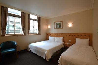 ایست دراگون هتل