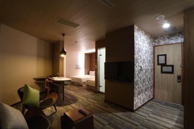 ایست دراگون هتل