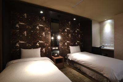 ایست دراگون هتل