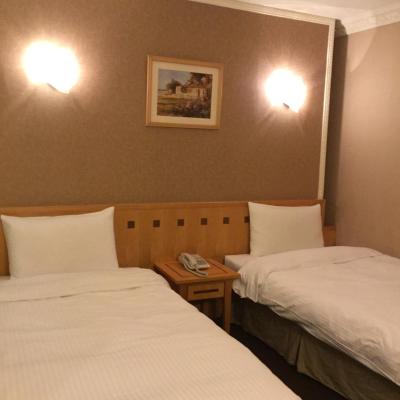 ایست دراگون هتل