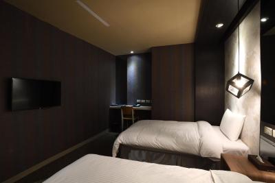 ایست دراگون هتل