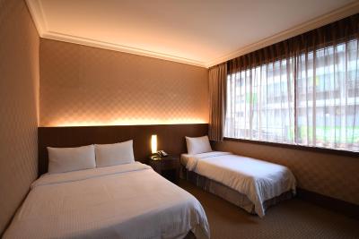 ایست دراگون هتل