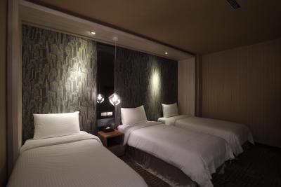 ایست دراگون هتل